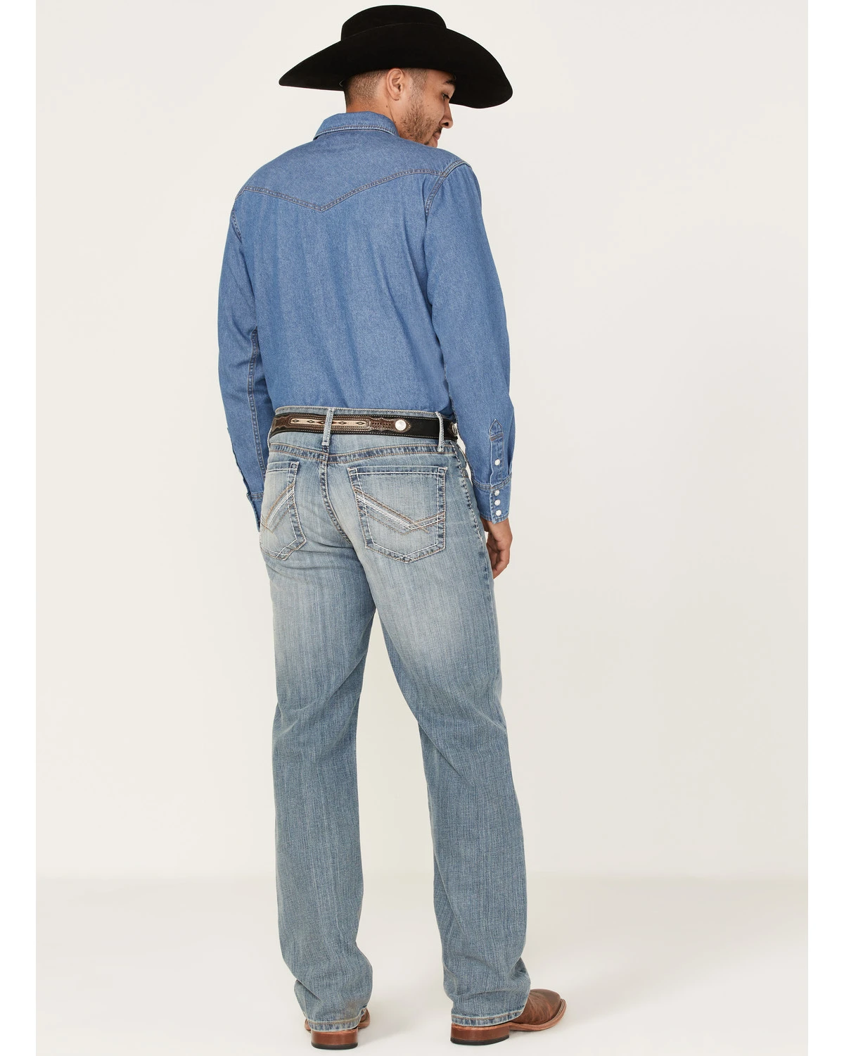 Cinch Men's Grant Light Stonewash Performance Stretch Relaxed Bootcut Jeans - Image 3